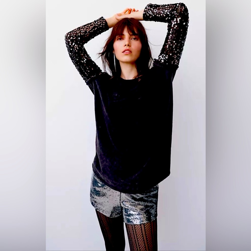 FREE PEOPLE 🎉HOST PICK🎉 BLACK SEQUIN SLEEVED TOP! - Picture 4 of 5